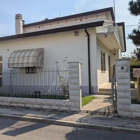 Сasa de vacaciones Casetta Singola 90 Mq Vicino Aeroporto E Venezia
